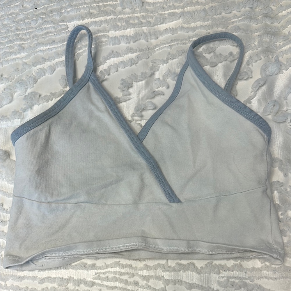 PacSun Light Gray Crop Top with Spaghetti Straps and V-Neckline